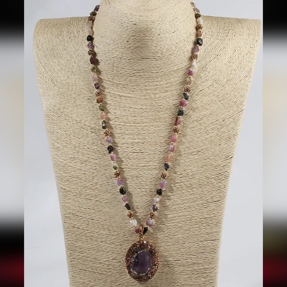 Necklace with Amethyst-looking stone - Picture 2 of 5